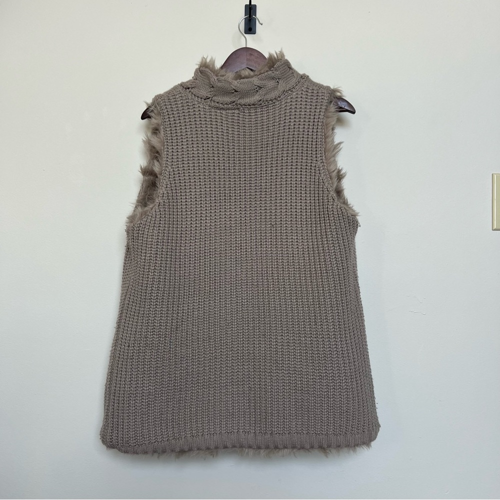 Reversible Fur Vest - Picture 5 of 12